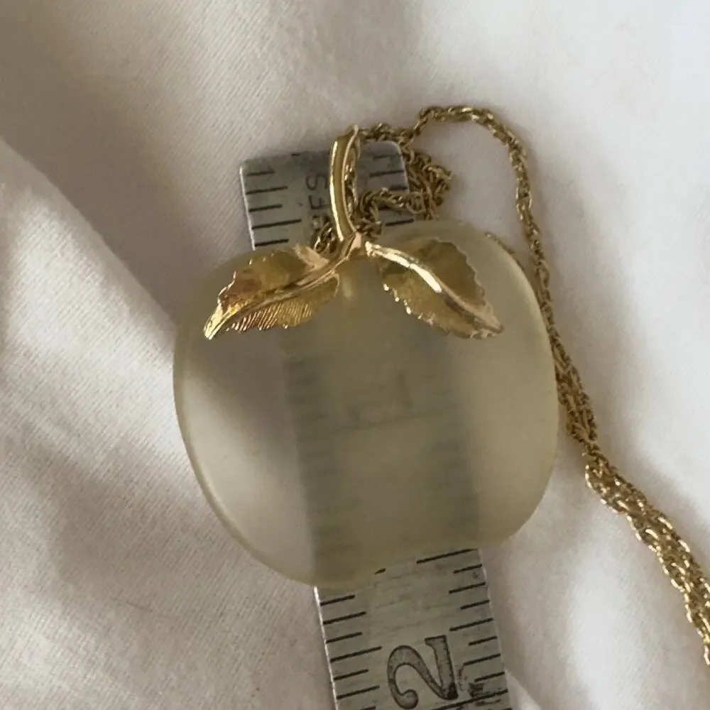 Vintage Avon Frosted Apple Pendant Necklace Gold tone Accent & 28” Chain Signed